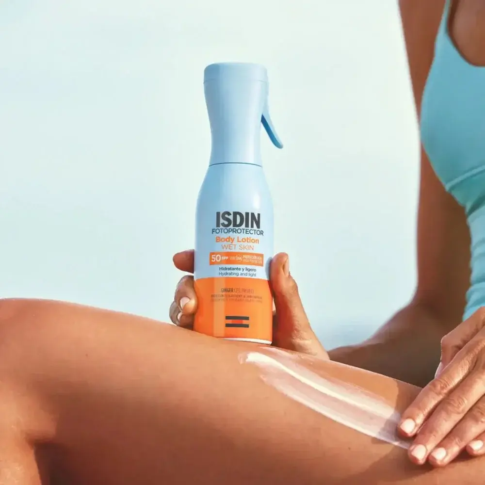 comprar-online-body-lotion-wet-skin-isdin-farmacia-avenida-america-2_1000x.webp