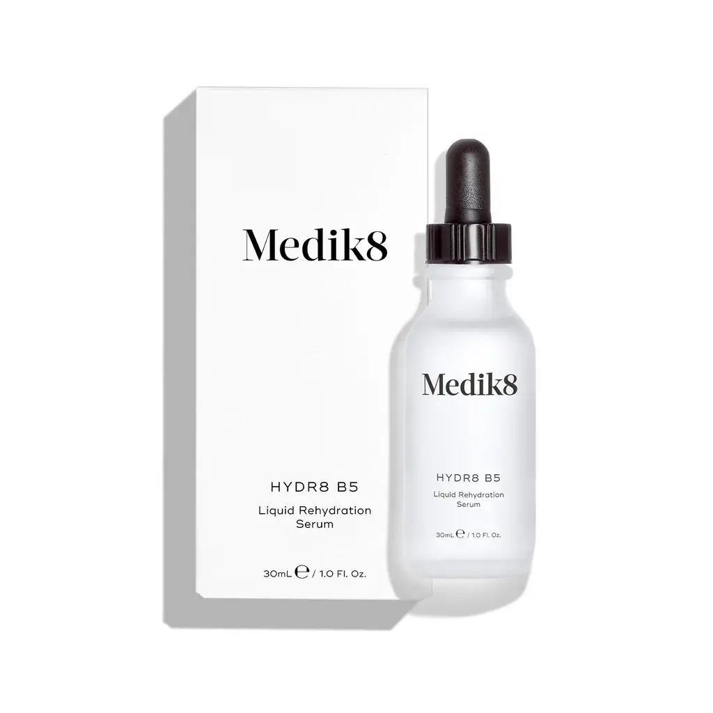 Medik8-PDPAsset6-Hydr8B5-Productoycaja-ROW.webp