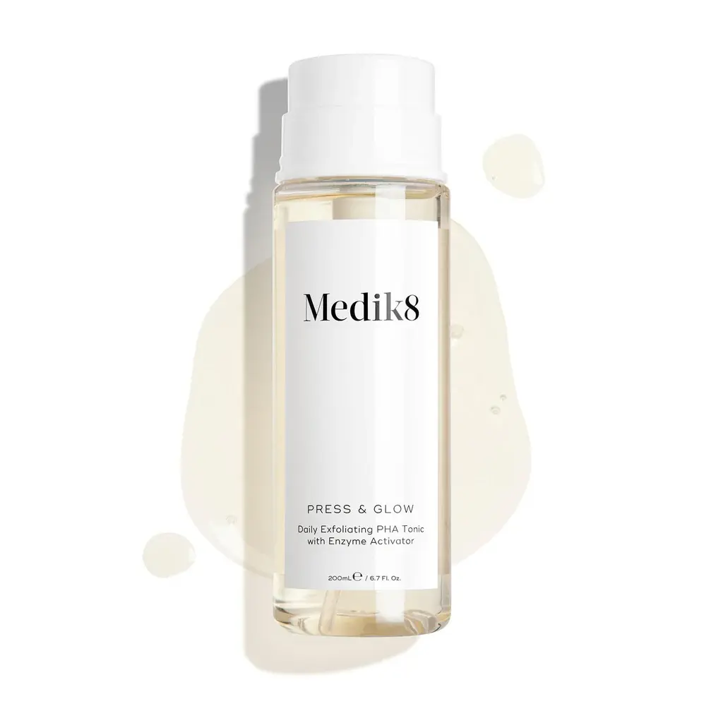 Medik8-PDPAsset1-Press_Glow-Packshot-ROW.webp
