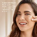ES_3227_TH_FPFWMAGICCOLORMEDIUMSPF5050ML_HOVER_TEXTURE_1.webp