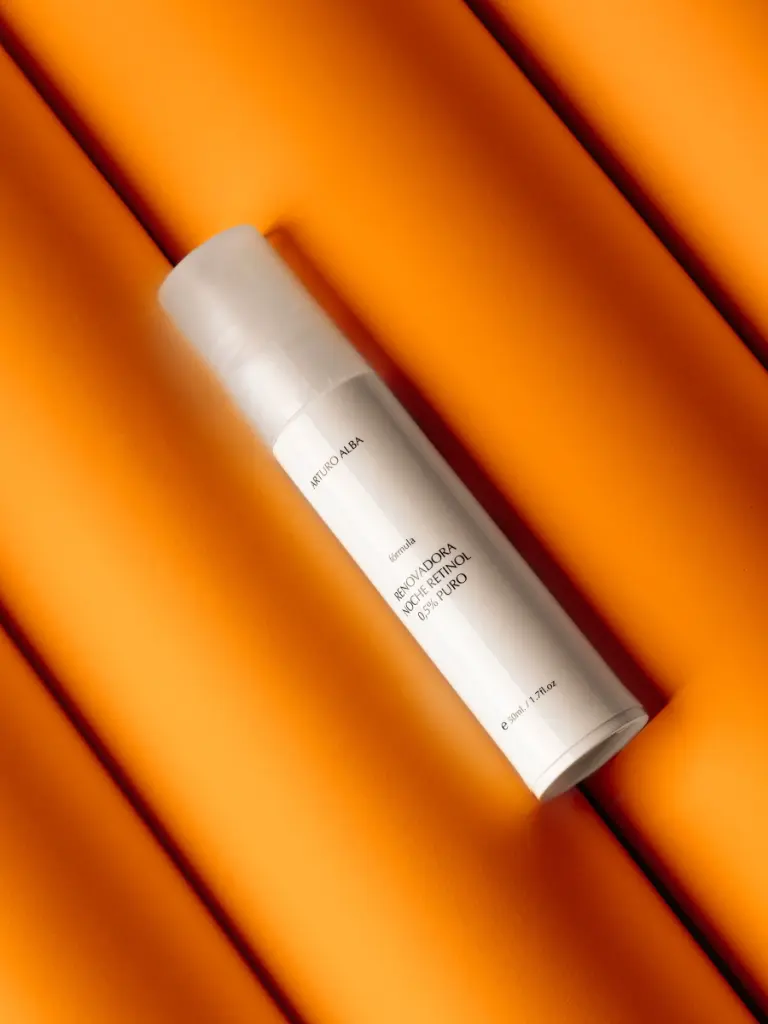 renovadora-noche-retinol-05-puro-2.webp